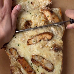 Chicken Alfredo Garlic Bread