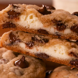 Cheesecake Stuffed Cookies