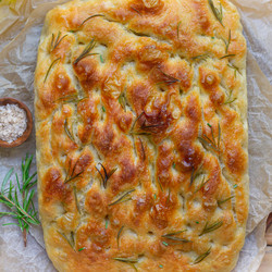 Super Easy No-knead Focaccia