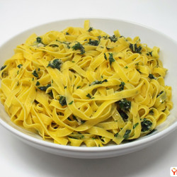 Tagliatelle With Garlic And Parsley Sauce