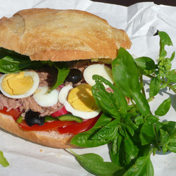 Pan Bagnat