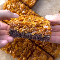 Caramel Cornflakes Brownie