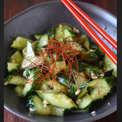 Smacked Cucumber in Garlicky Sauce