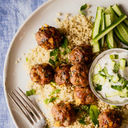 Boulettes D’agneau Épicées Et Tzatziki