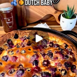 Fluffy Blueberry Dutch Baby