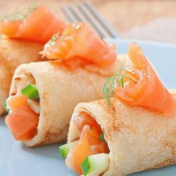 Rotolini Di Crêpes Con Salmone E Philadelphia