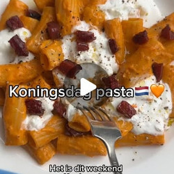 Rigatoni Met Tomaten/paprika Saus, Chorizo &amp; Burrata