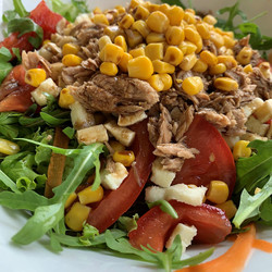 Insalata Con Tonno, Mais E Mozzarella