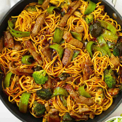 Sticky Beef &amp; Noodles {one Pan}