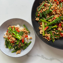 Sticky Chicken With Capsicum &amp; Greens