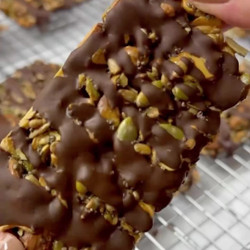 Healthy &amp; Easy Granola Bars
