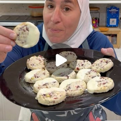 Pistachio Cranberry Shortbread Cookie