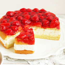 Topfen Torte With Strawberries