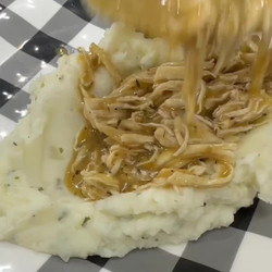 Easy One Pan Chicken And Gravy