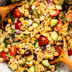 Mediterranean Chickpea Pasta Salad