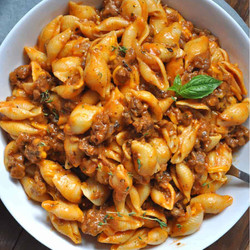 Vegan Creamy "beef" And Shells