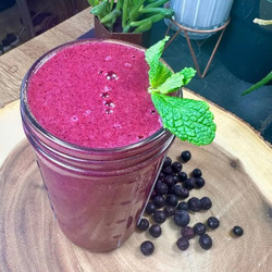 Ultimate, Detoxifying Green Smoothie With Microgreens