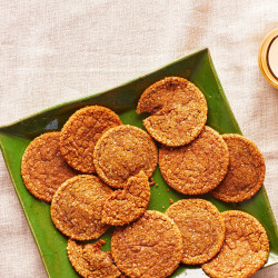 Chewy Molasses Cookies