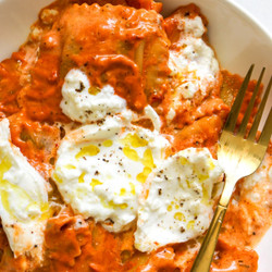 Trader Joe’s Tomato Burrata Ravioloni With Spicy Vodka Sauce