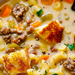 One Pot Macaroni Cheeseburger Soup
