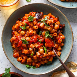 One Pot Puttanesca With Chickpeas