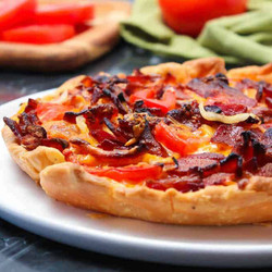 Tomato, Cheddar And Bacon Pie