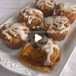 Pumpkin Crumble Muffins
