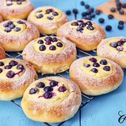 Blueberry Cream Cheese Buns