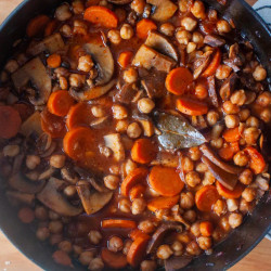 Tangy Braised Chickpeas