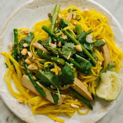 Lime turmeric noodles with asparagus