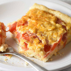 Cheesy Tomato Biscuit Casserole