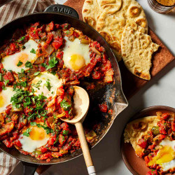 Shakshuka (tomato-pepper Stew With Poached Eggs And Harissa)