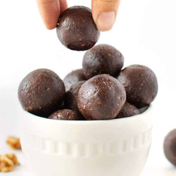 Mint Chocolate Energy Balls