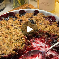 Blueberry Peach And Pistachio Crumble