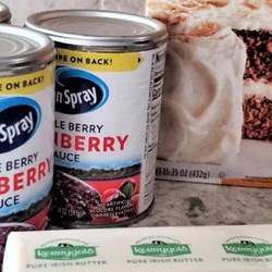 Cranberry Spice Dump Cake