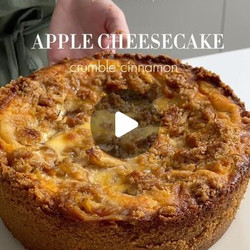 Cinnamon Apple Cheesecake
