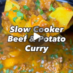 Slow Cooker Beef &amp; Potato Curry