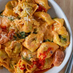 Spinach &amp; Ricotta Tortellini With Creamy Tomato Sauce