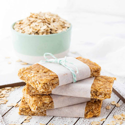 Peanut Butter Oatmeal Protein Bars