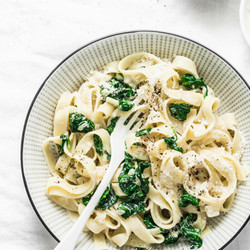 Bandnudeln Mit Spinat-sahne Sauce