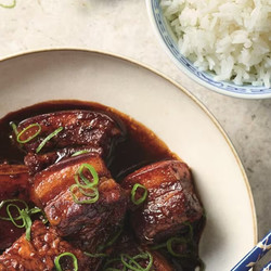 Nyonya Tau Yu Bak
