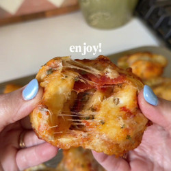 Pull-apart Pizza Muffins