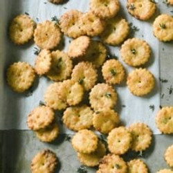 Easy Sourdough Discard Crackers With Gruyere And Thyme