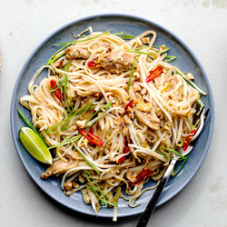 Easy Homemade Chicken Pad Thai