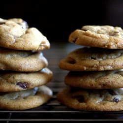 Crispy Chewy Chocolate Chip Cookies