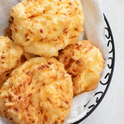 3 Ingredient Keto Garlic Cloud Bread Rolls