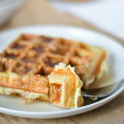 5-ingredient Waffles &amp; Pancakes - Briana Thomas