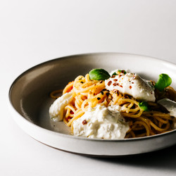 One Pot Pasta: Tomato, Basil And Burrata Spaghetti · I Am A Food Blog