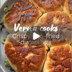Homemade Crispy Pan-fried Dumplings (shanghai Shengjian Baos)