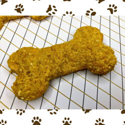 Easy 3-ingredient Cheddar Dog Treats